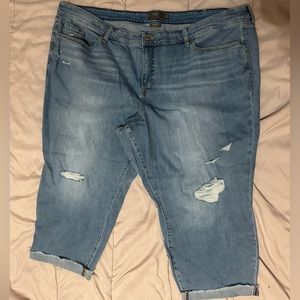 Torrid crop boyfriend vintage stretch size 28